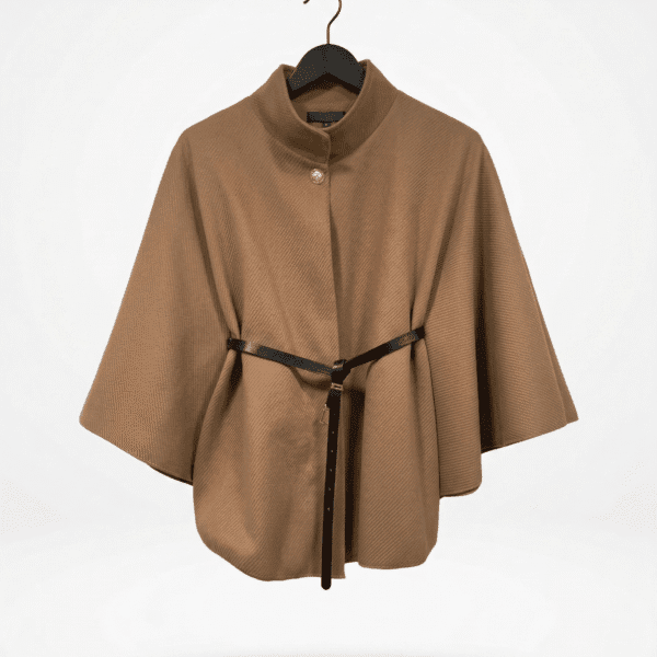 Poncho bej elegant cu guler înalt și curea din piele