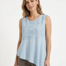Bluză elegantă de primăvară cu broderie în nuanțe de bleu