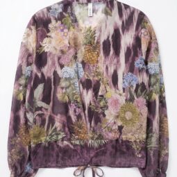 Bluză transparentă cu imprimeu floral colorat pe fond purpuriu